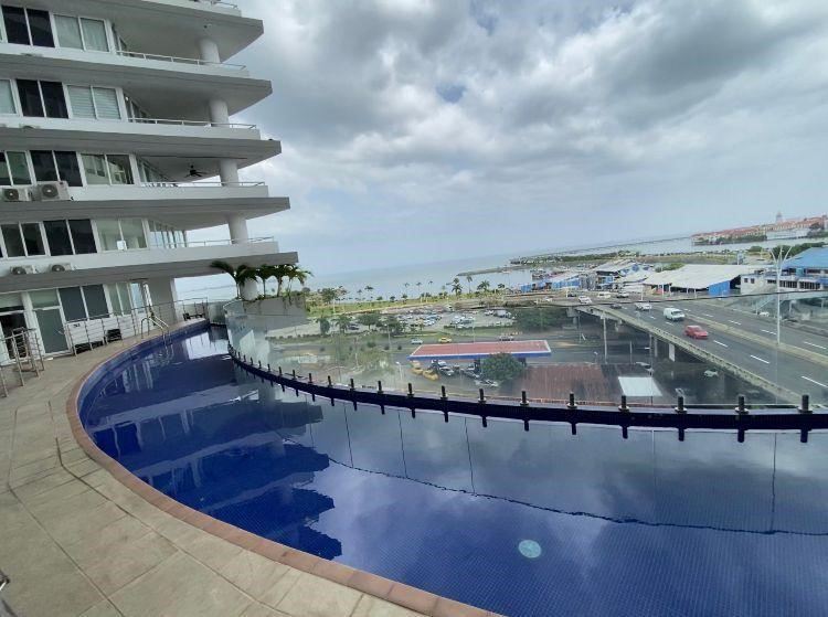 For Sale: Apartment / PH Bay View with Ocean View